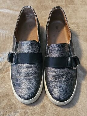 Casual Slip-On Women's Sneakers in Metallic Black